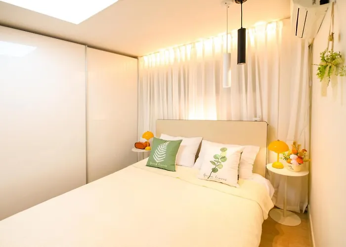 Apartment 소담스테이2 ,seokchon Lake,jamsil Tower,seokchon Gobun Station *