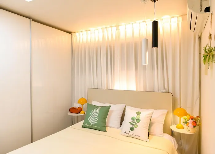 소담스테이2 ,seokchon Lake,jamsil Tower,seokchon Gobun Station *