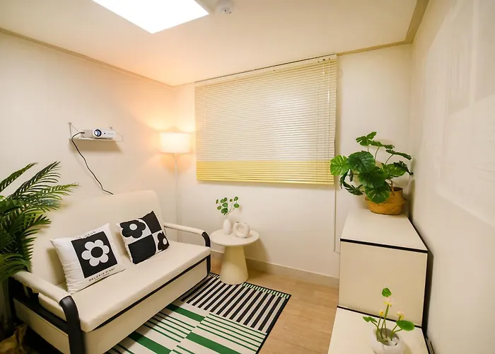 소담스테이2 ,seokchon Lake,jamsil Tower,seokchon Gobun Station Apartment