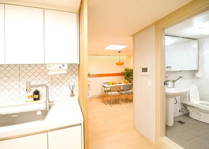 소담스테이2 ,seokchon Lake,jamsil Tower,seokchon Gobun Station Apartment