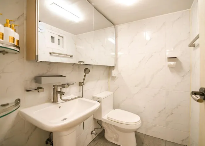 소담스테이2 ,seokchon Lake,jamsil Tower,seokchon Gobun Station Apartment Seoul